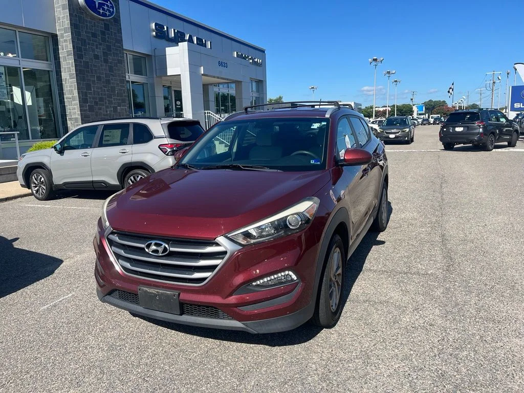 Used 2017 Red Hyundai SE image 7
