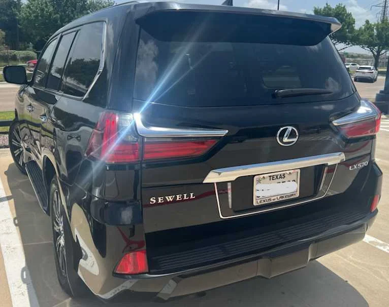 Certified Used 2021 Black Onyx Lexus  image 4