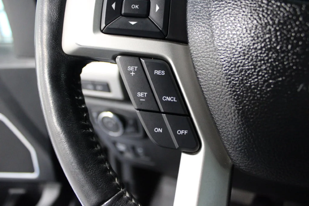 Used 2018 Shadow Black Ford Lariat image 25