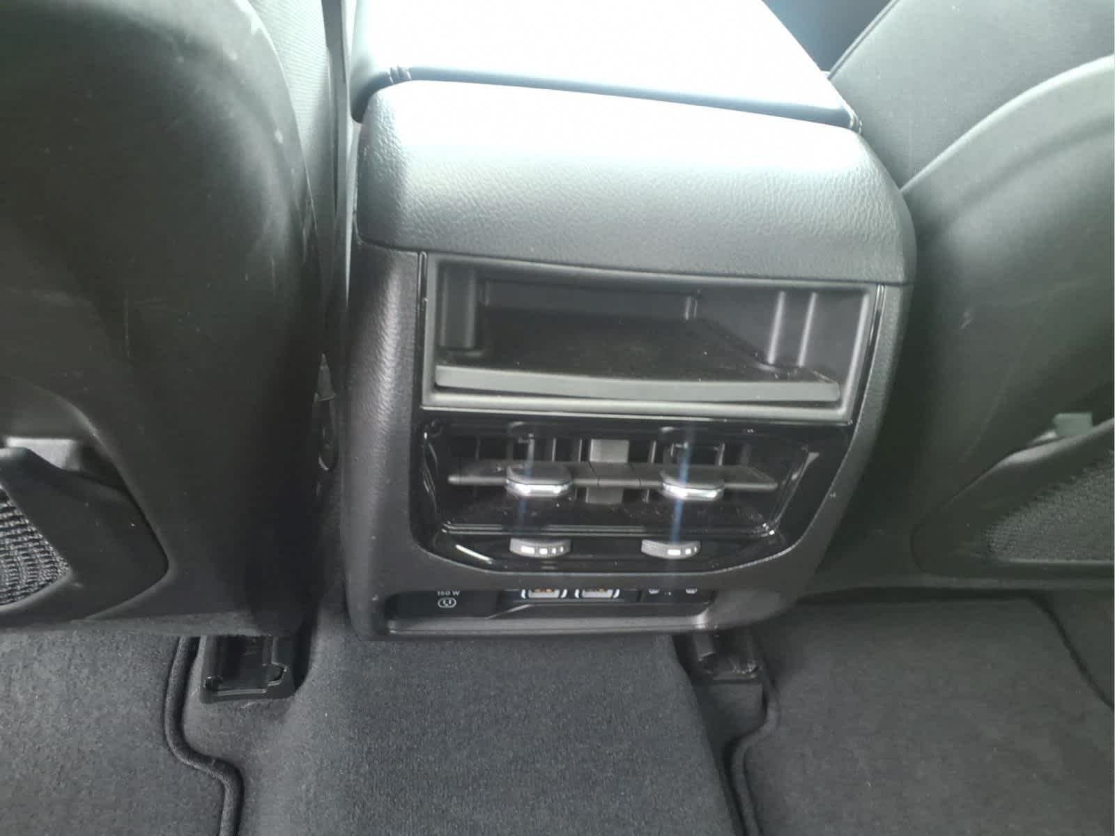 Used 2023 Diamond Black Crystal Pearlcoat Jeep Overland image 13
