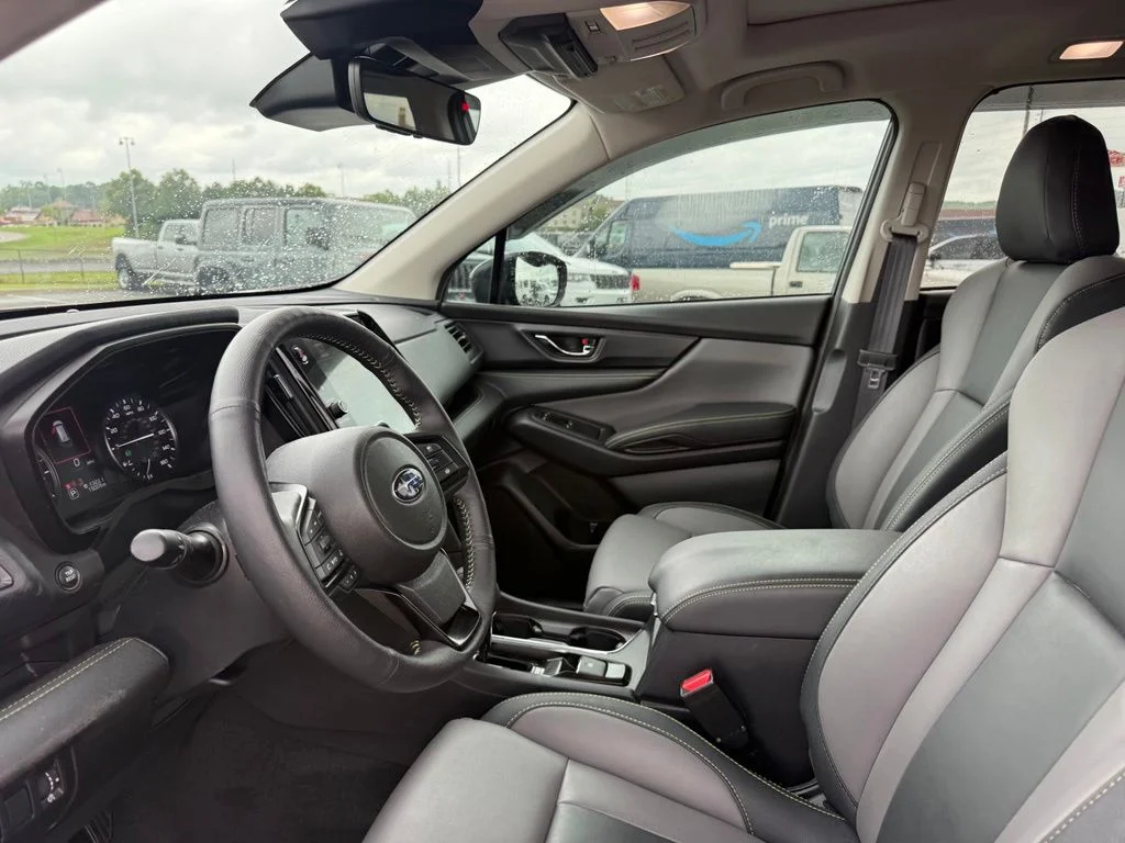 Used 2025 Red Subaru Onyx Edition image 4