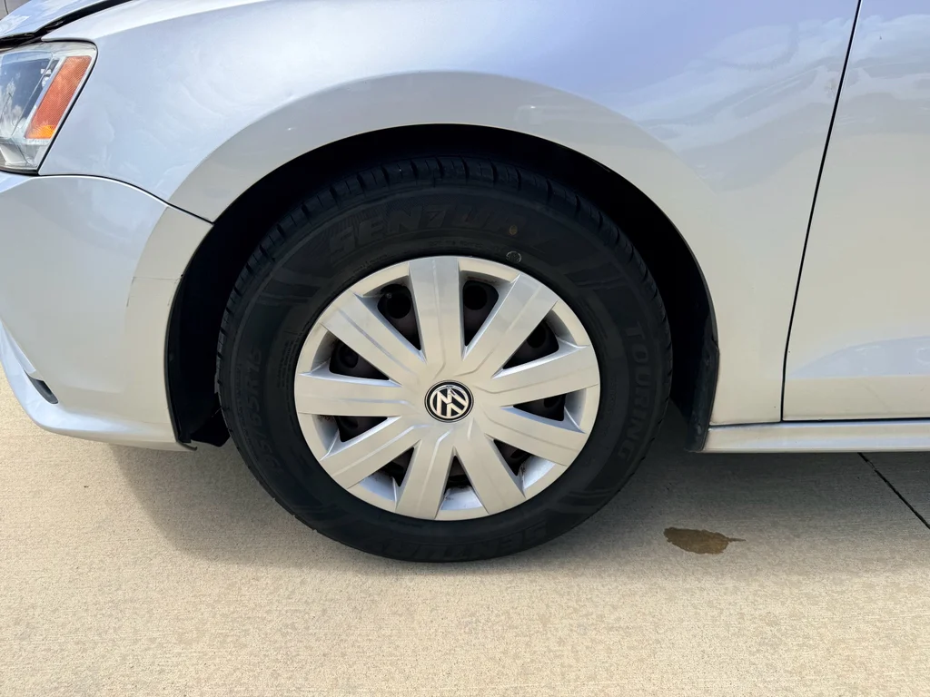 Used 2016 Reflex Silver Metallic Volkswagen 1.4T S image 28