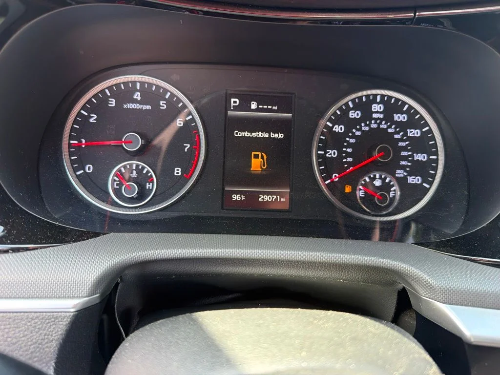 Used 2023 Wolf Gray Kia GT-Line image 4