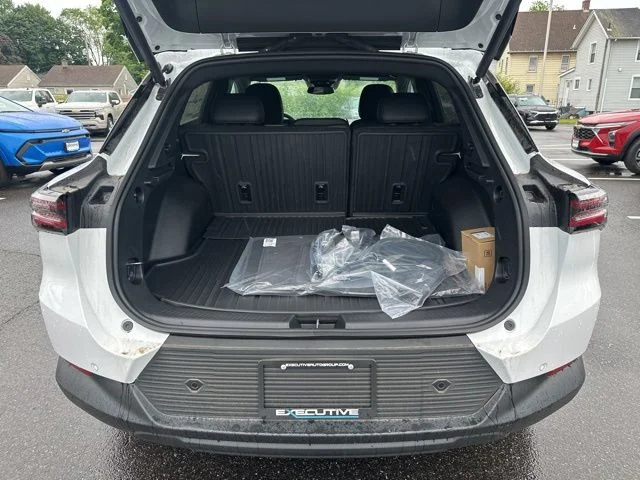 New 2026 White Chevrolet LT image 21