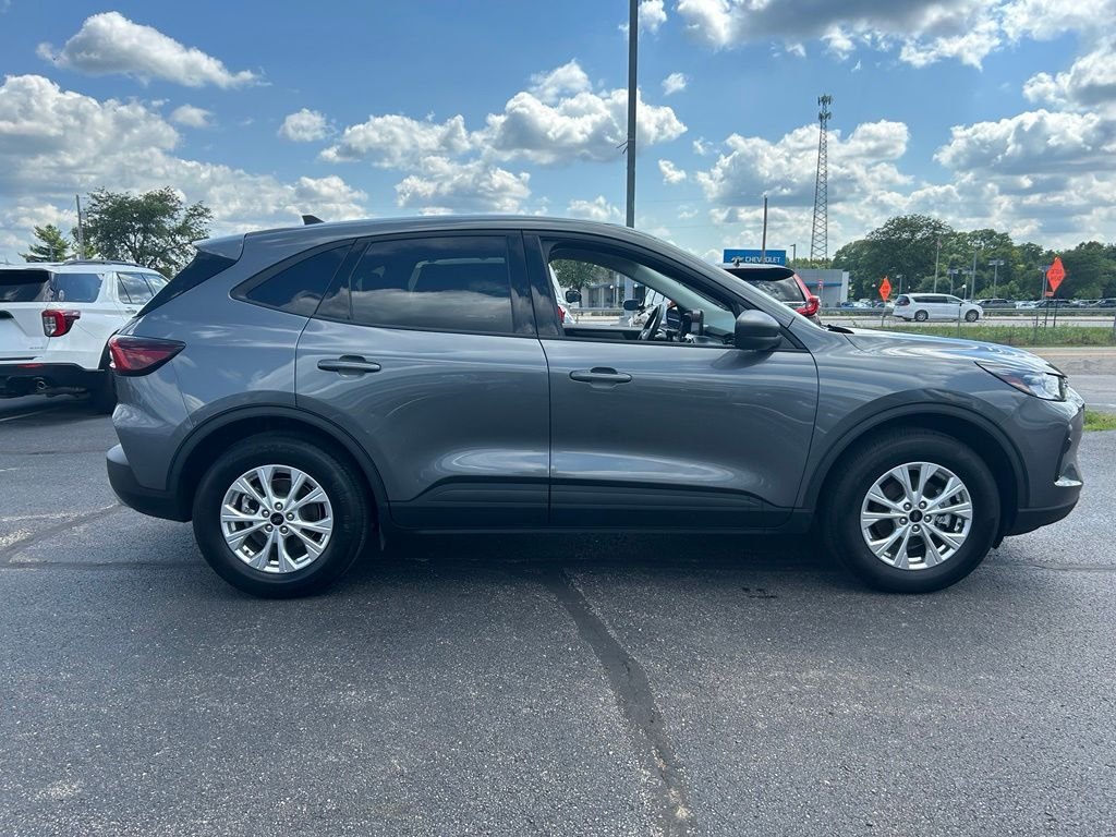 Used 2025 Gray Metallic Ford Active image 9