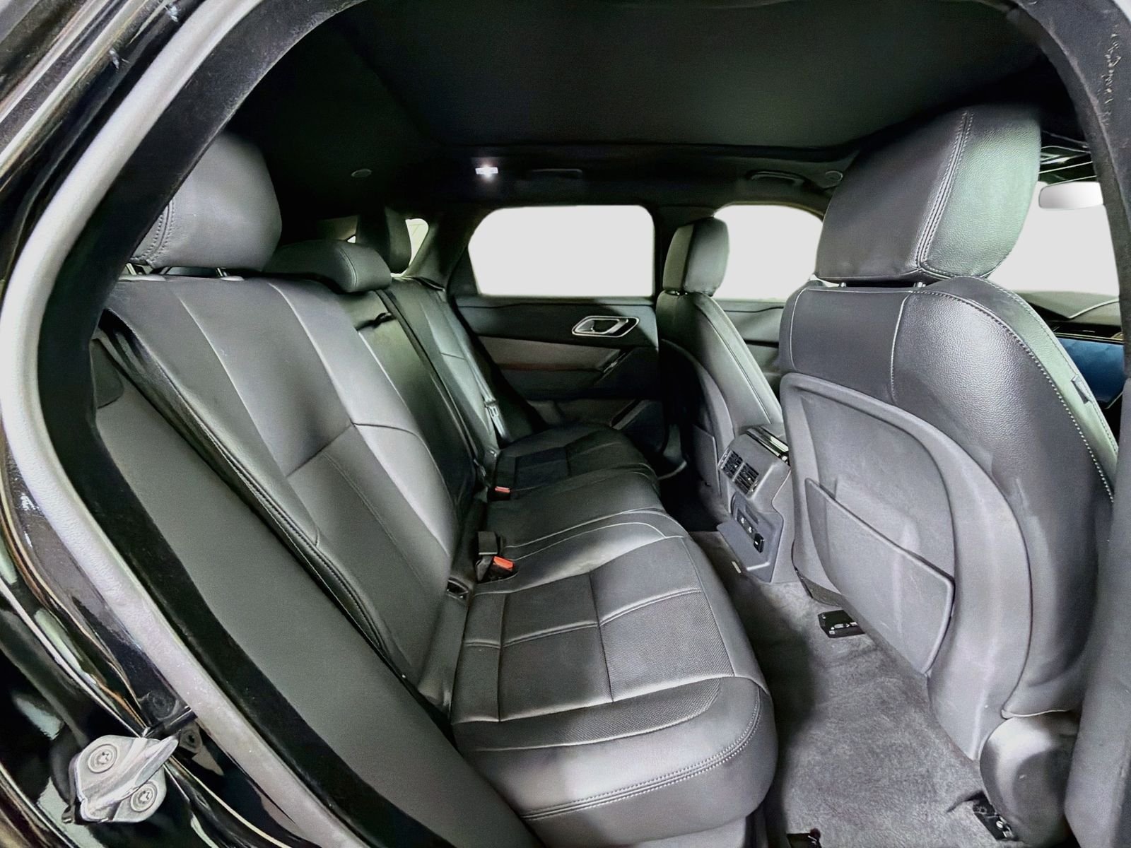 Certified Used 2026 Santorini Black Land Rover S image 31