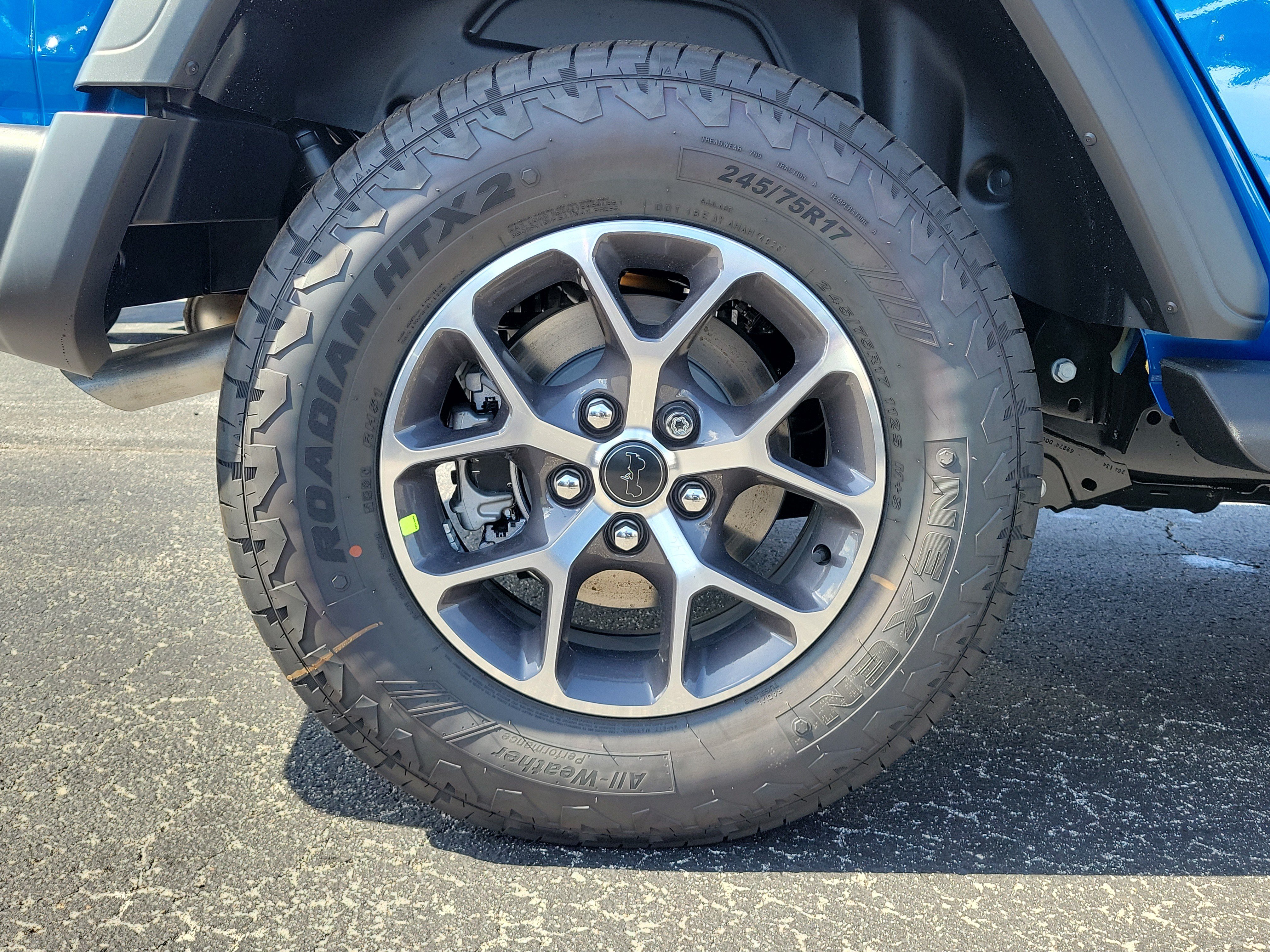 New 2026 Hydro Blue Pearl-Coat Exterior Paint Jeep Sport S image 4