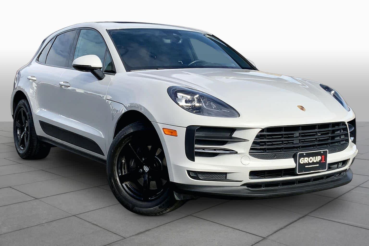 Used 2019 Carrara White Metallic Porsche  image 3