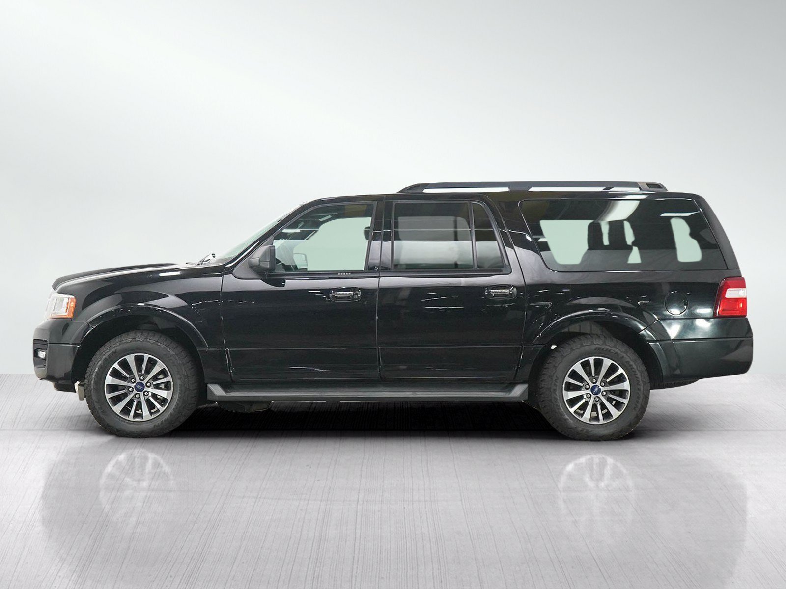 Used 2016 Ford Expedition XLT with VIN 1FMJK1JT1GEF55769 for sale in Burnsville, Minnesota