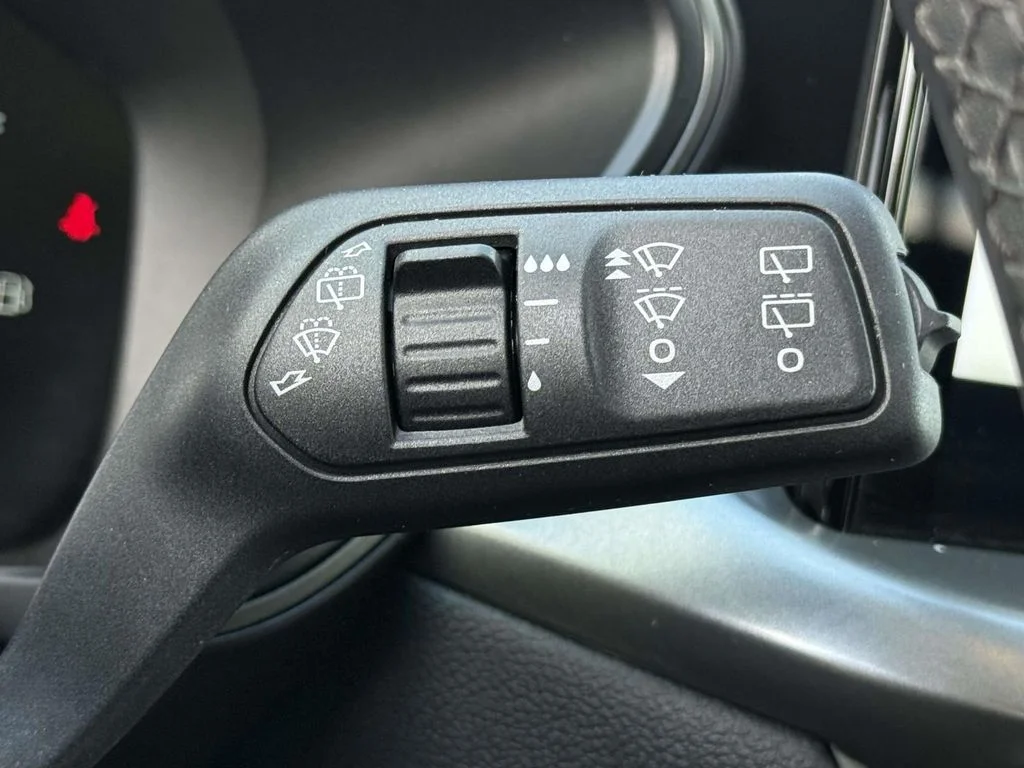 Used 2023 Silver Ford Active image 25