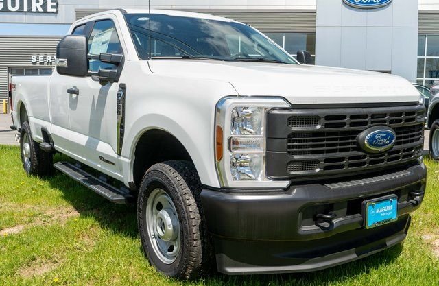 New 2026 Oxford White Ford F-350® XL image 3