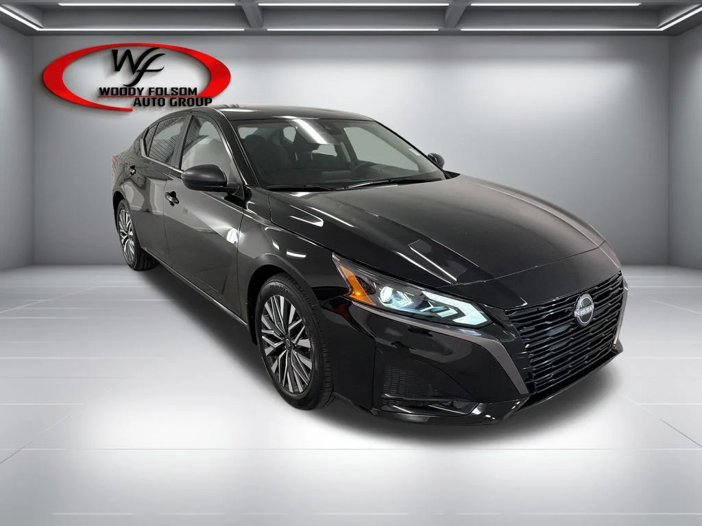 New 2026 Super Black Nissan SV image 3