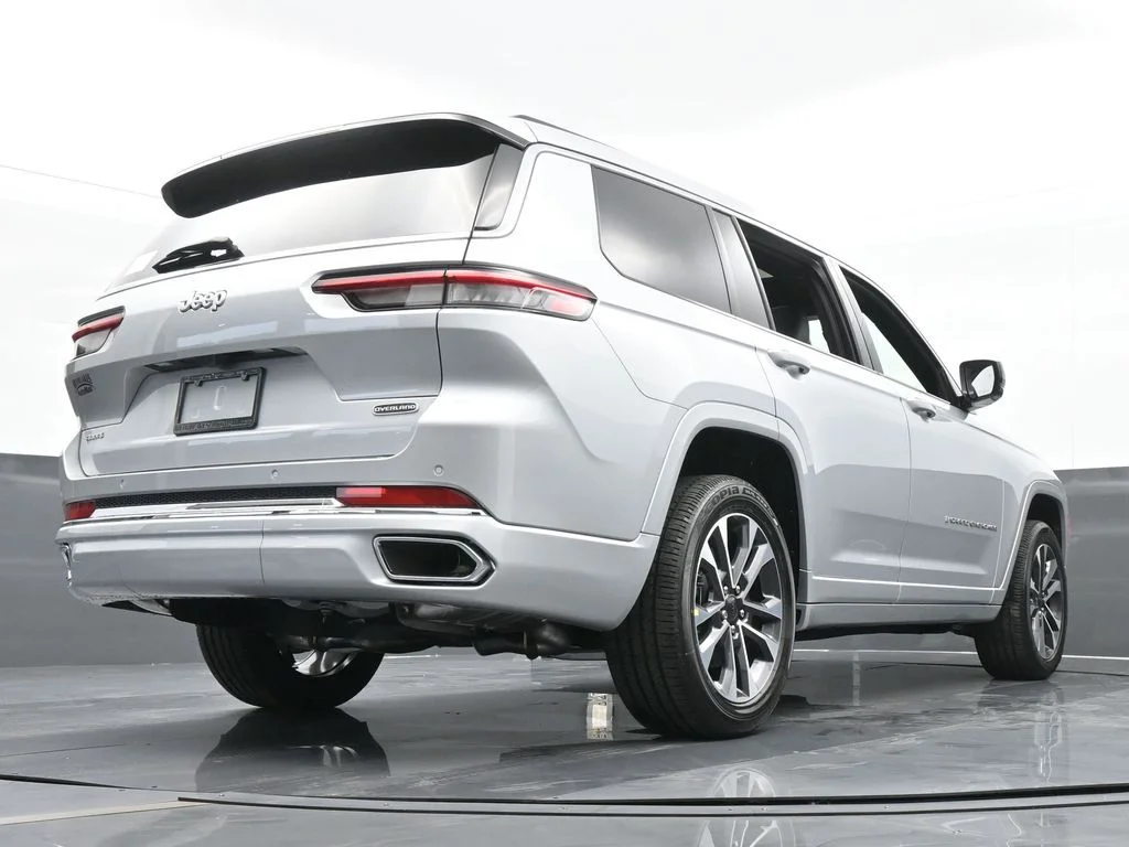 Used 2024 Silver Zynith Jeep Overland image 53
