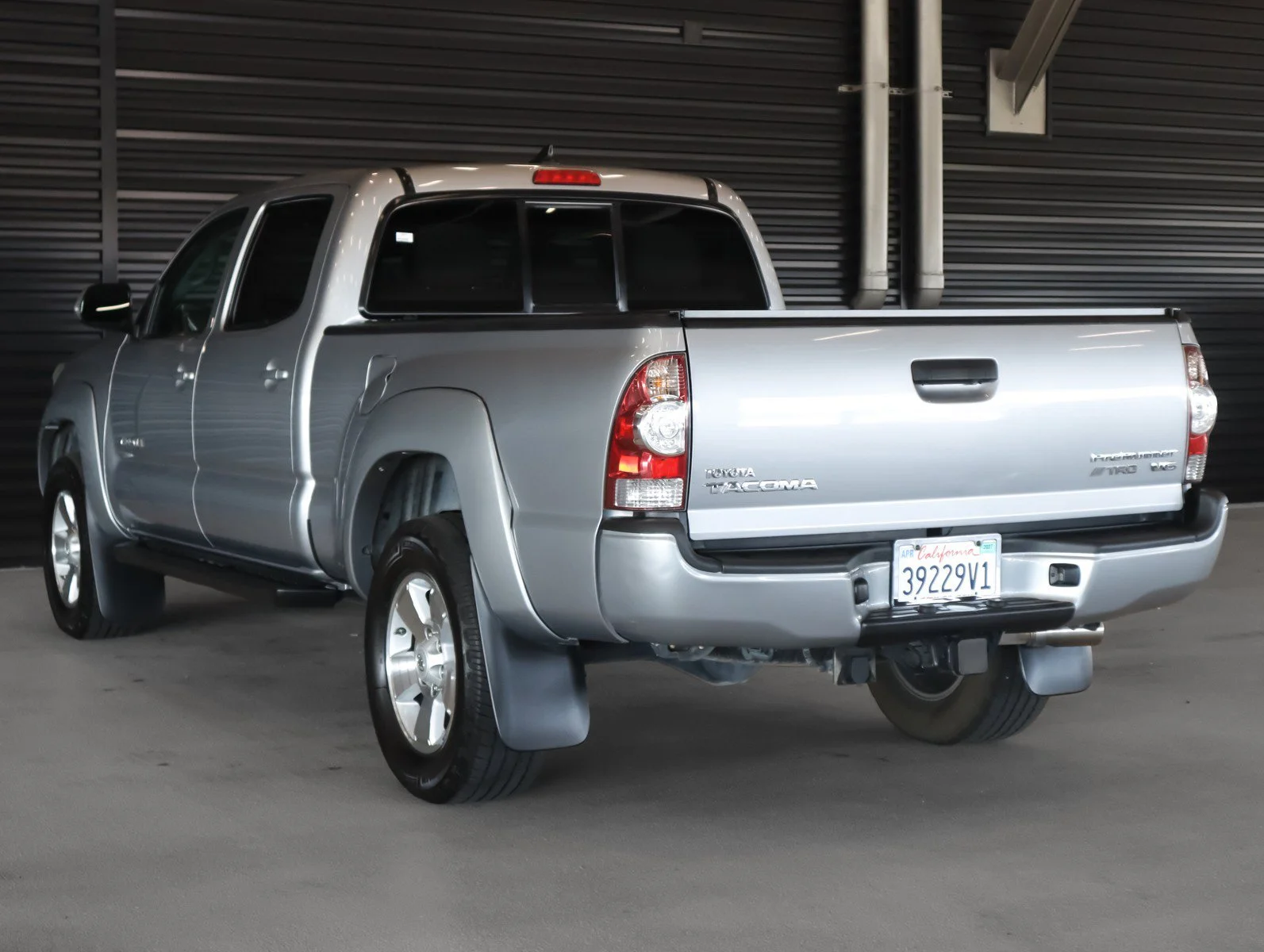 Used 2015  Toyota PreRunner image 2