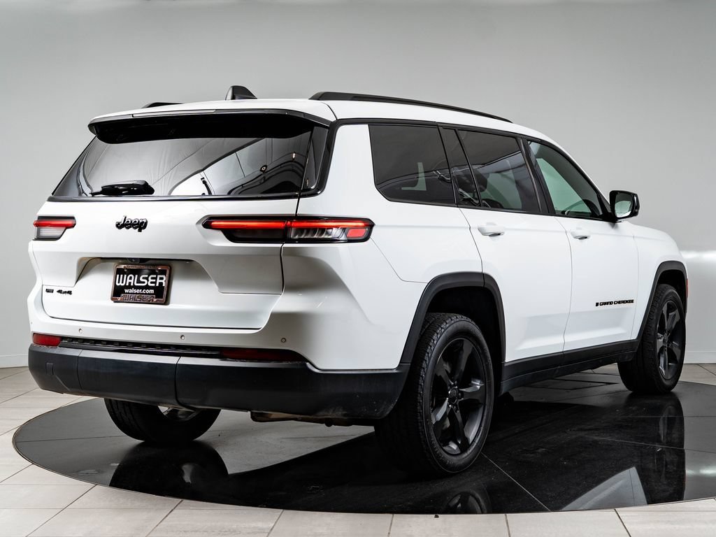 Used 2023 Bright White Clearcoat Jeep Altitude image 10