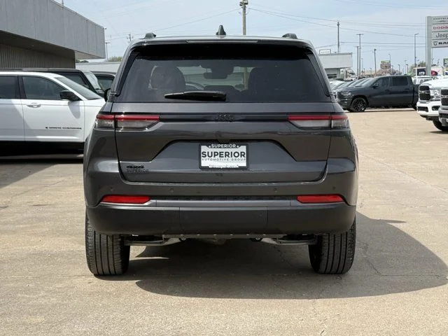 New 2026 Baltic Gray Metallic Clear-Coat Exterior Paint Jeep Limited image 4