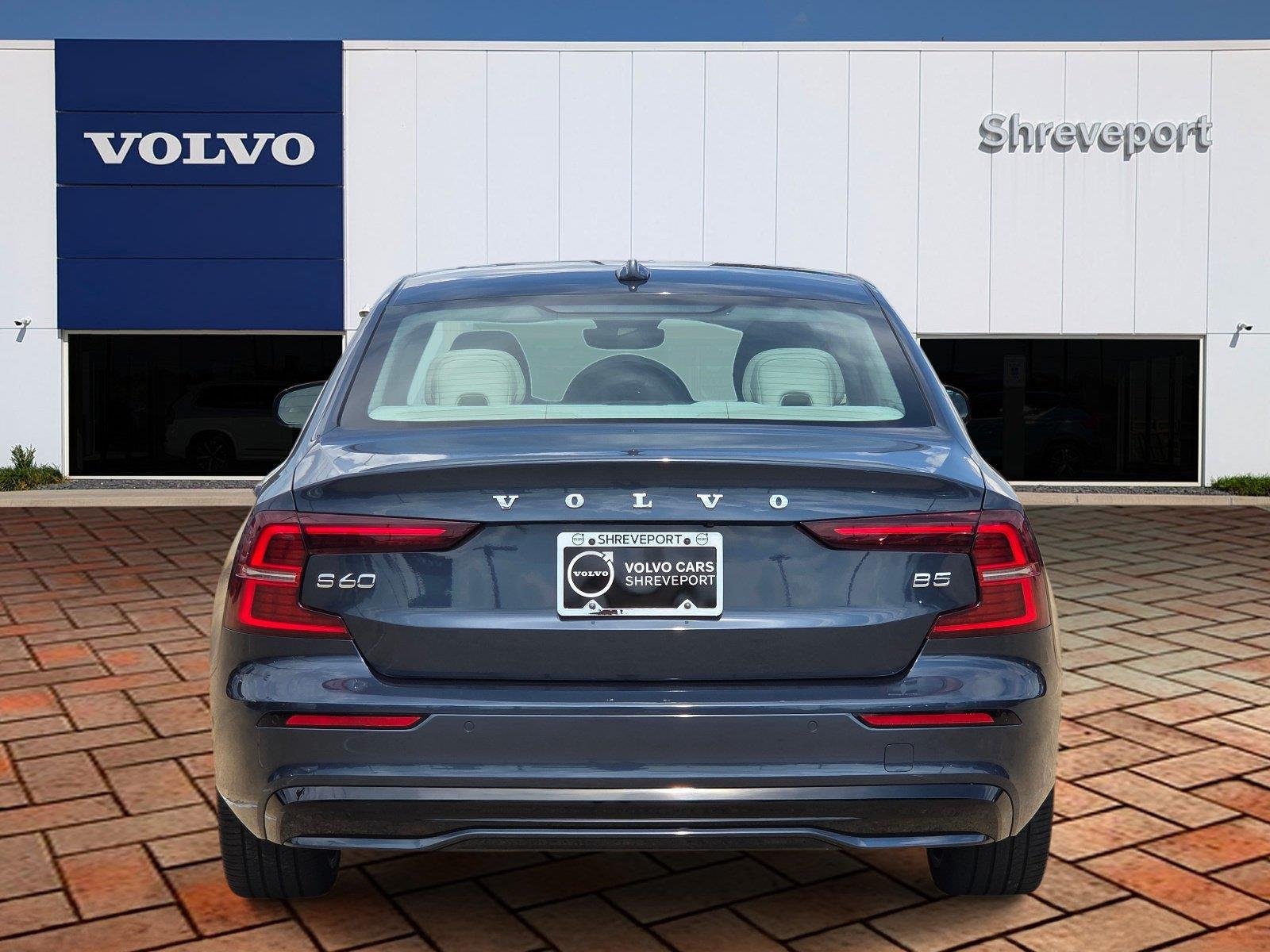Used 2024 Denim Blue Metallic Volvo Plus Dark Theme image 5