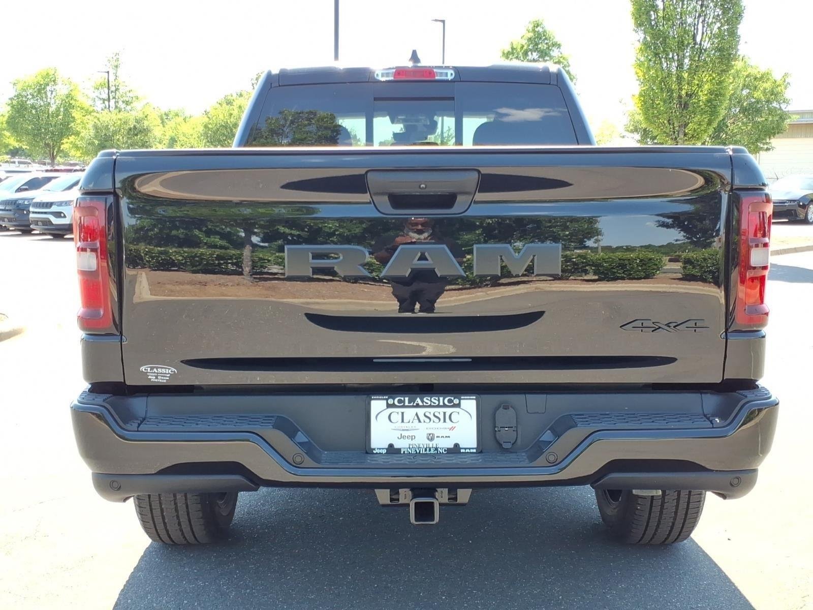 New 2026 Diamond Black Crystal Pearl-Coat Exterior Paint RAM Express image 15