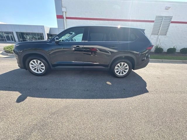 Used 2025 Black Toyota XLE image 1