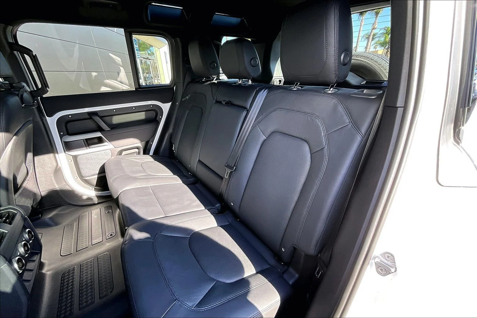 Certified Used 2023 White Land Rover S image 24