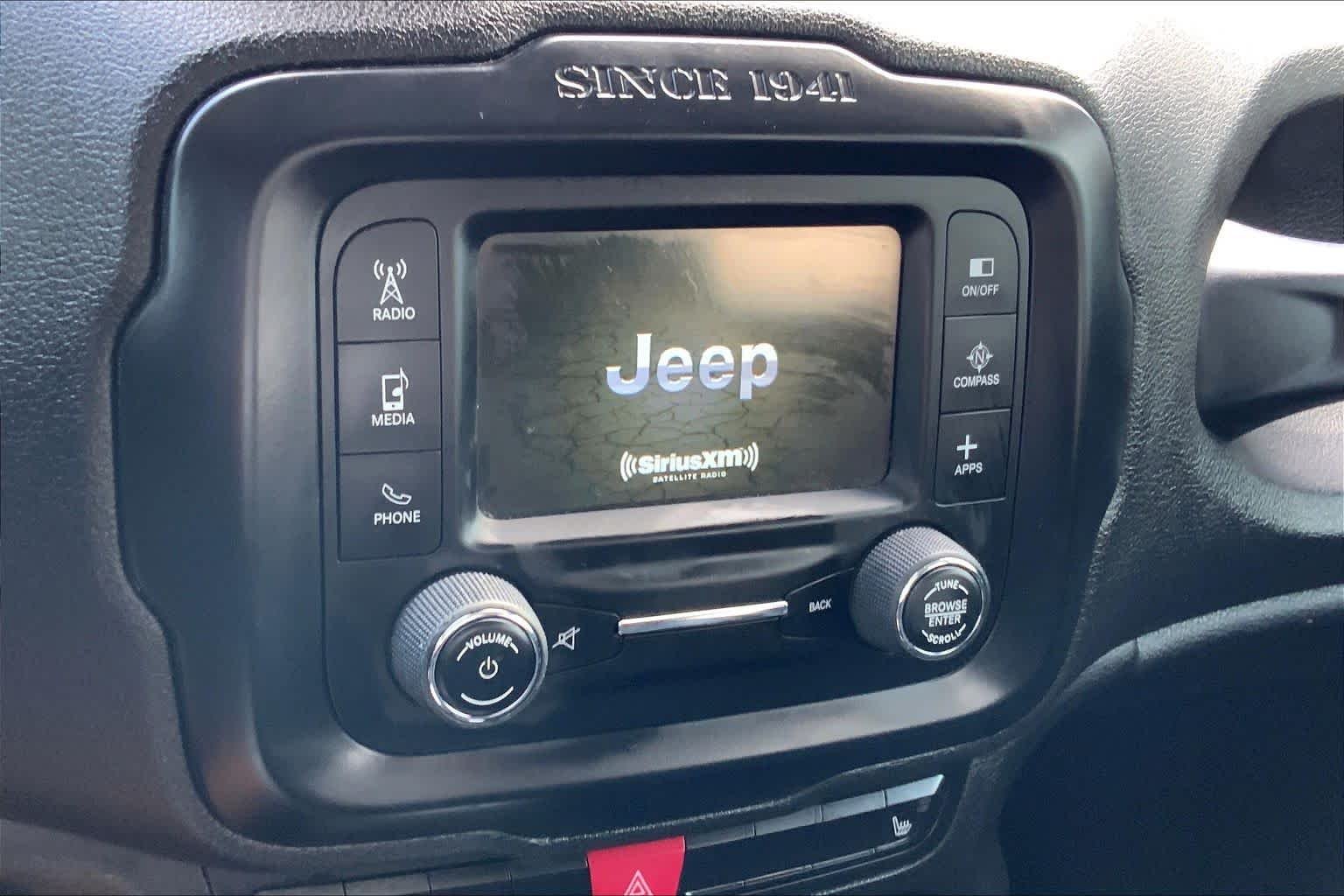 Used 2016 Glacier Metallic Jeep Limited image 33