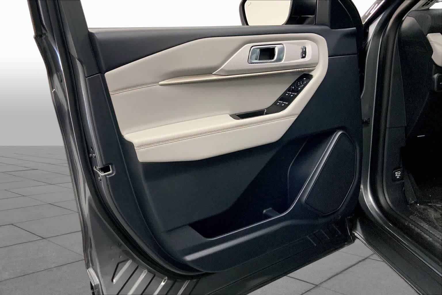 New 2026 Carbonized Gray Metallic Ford Active image 10