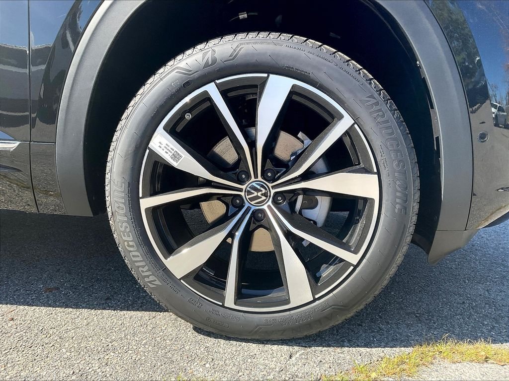 New 2026 Black Volkswagen 2.0T SEL Premium R-Line image 8