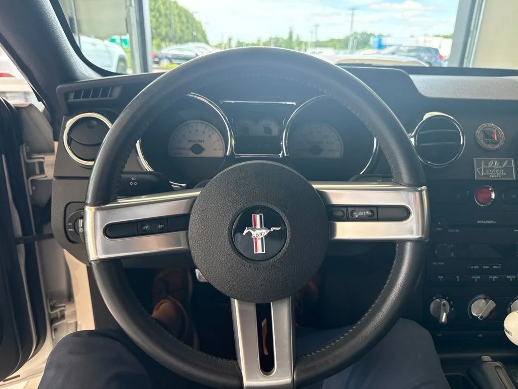 Used 2005 White Ford GT Deluxe image 15