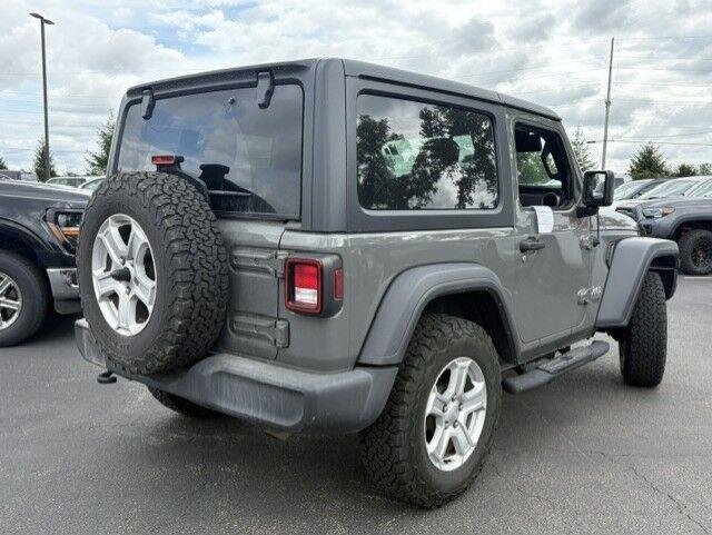 Used 2020 Sting-Gray Clearcoat Jeep Sport S image 12