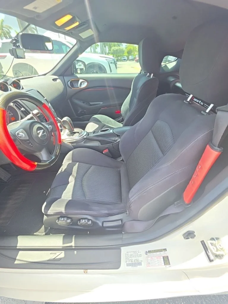 Used 2017 White Nissan Sport image 3