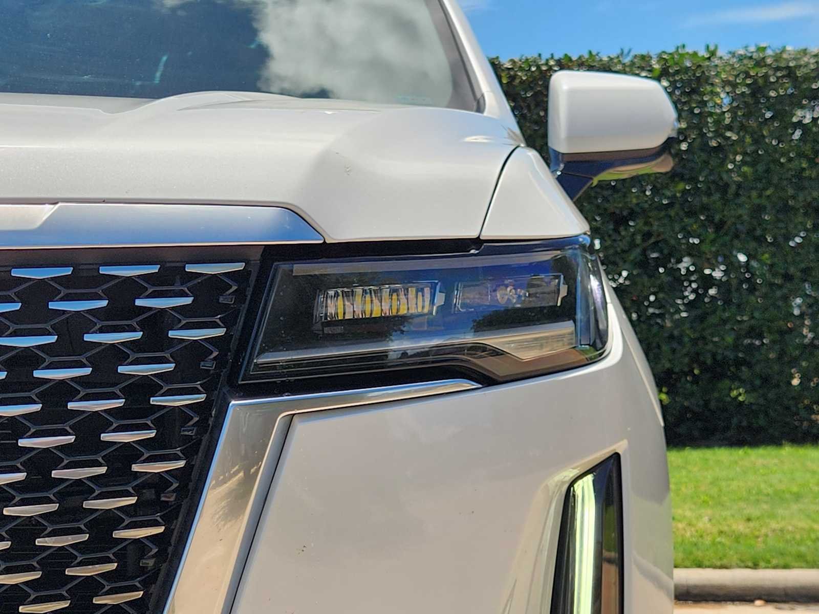 Used 2021 Crystal White Tricoat Cadillac Premium Luxury image 8
