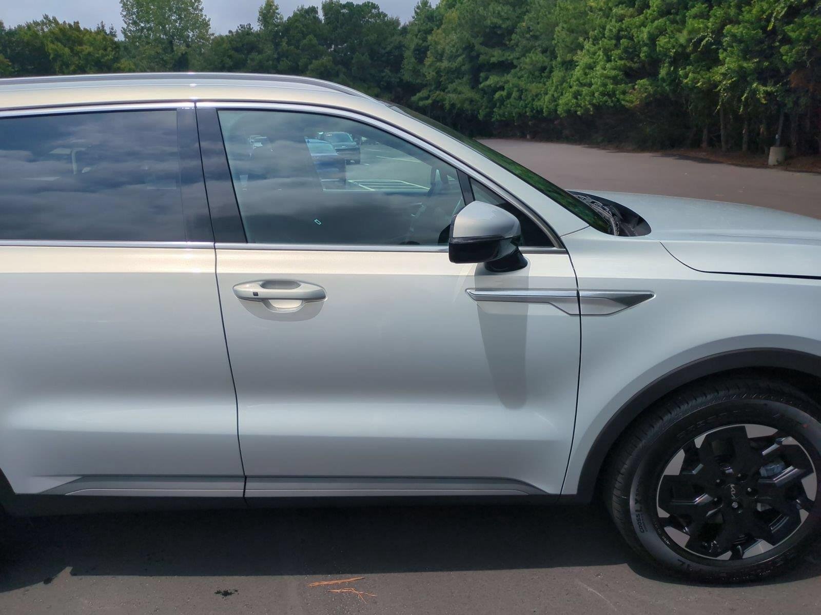 New 2026 Ivory Silver Kia S image 39