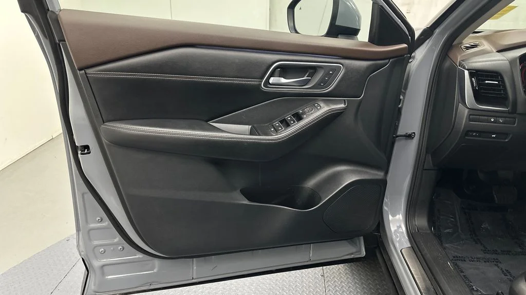 Certified Used 2023 Gray Nissan Platinum image 18