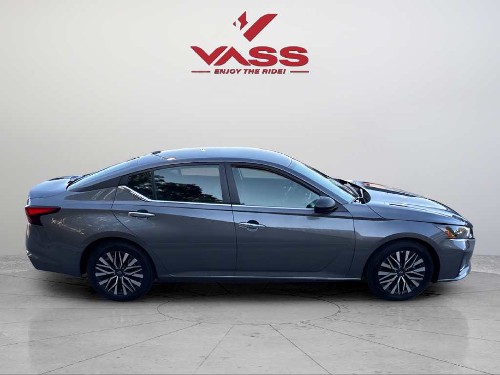 Used 2025 Gray Nissan 2.5 SV image 6