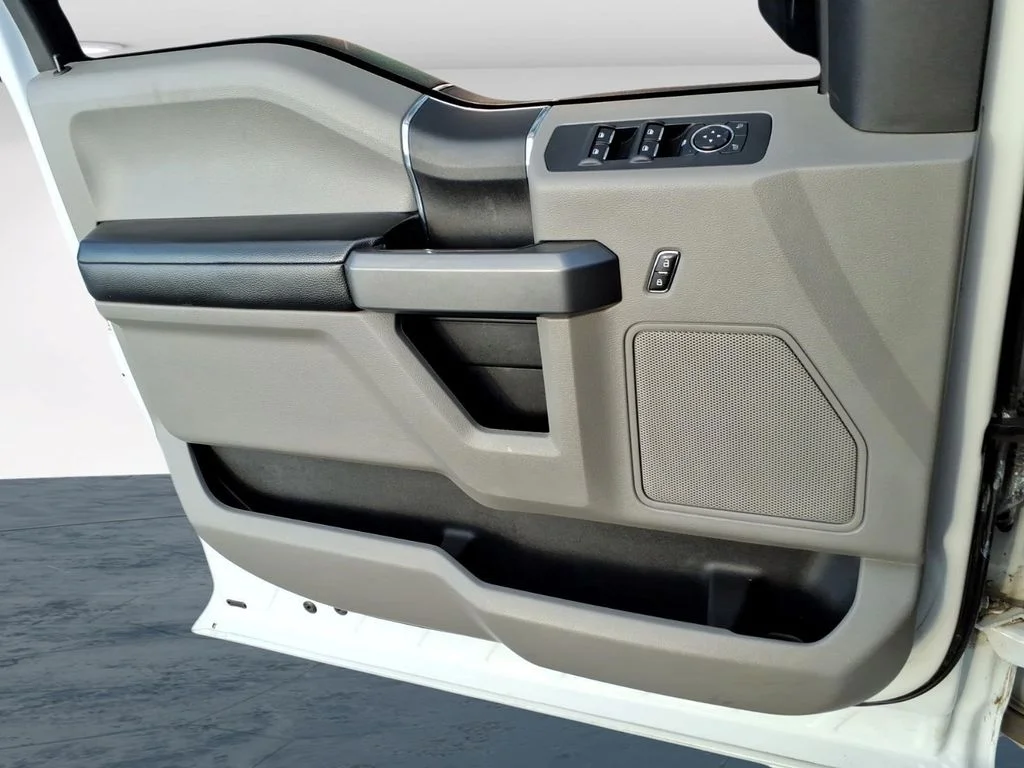 Used 2018 White Ford XLT image 25