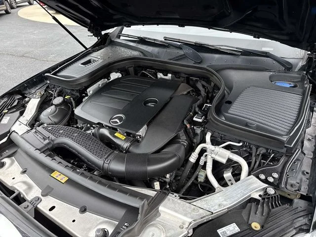 Used 2022  Mercedes-Benz GLC 300 image 13