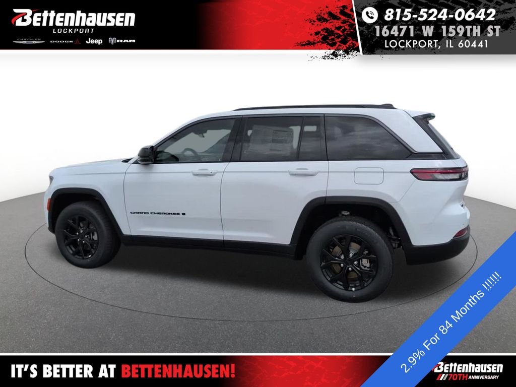 New 2026 White/off-white Jeep Laredo Altitude image 12