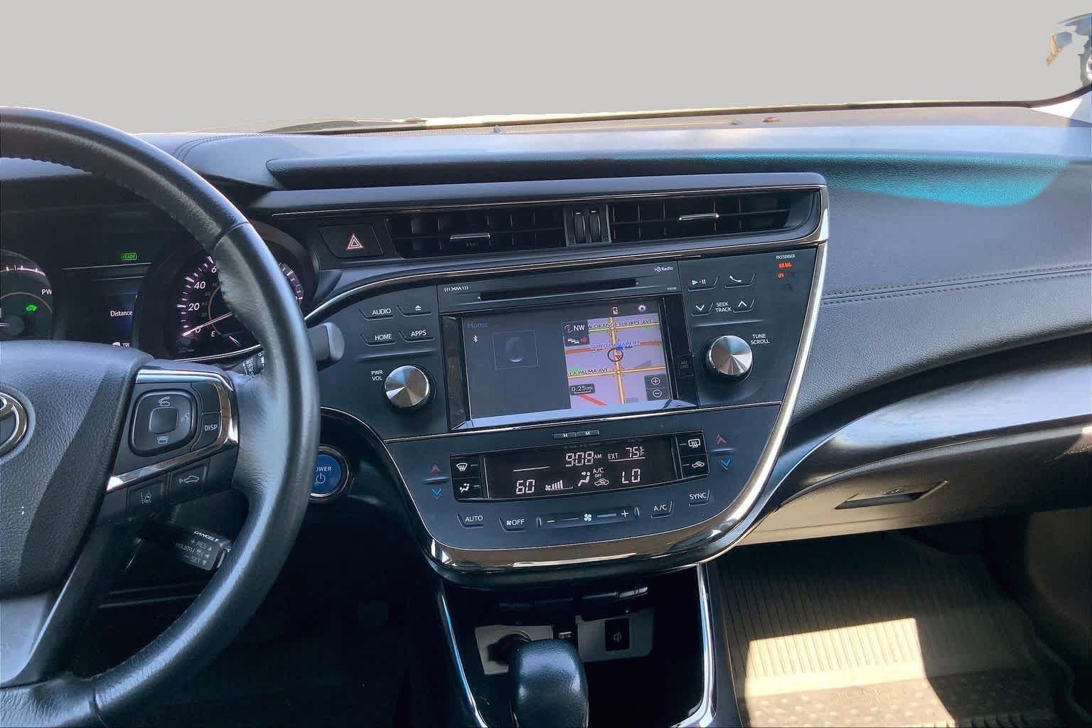 Pre-Owned 2018 Toyota Avalon Hybrid XLE Premium