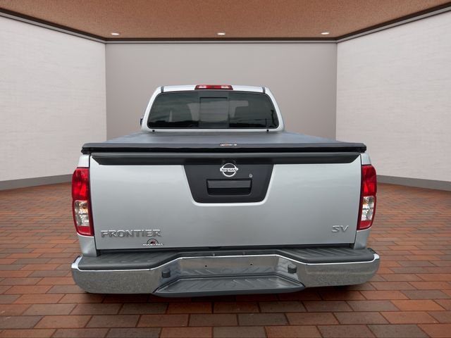 Used 2017 Brilliant Silver Nissan SV image 22