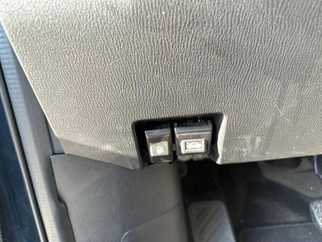 Used 2022 Blue Mazda Touring image 21