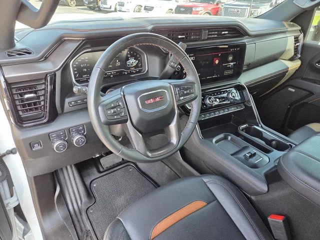 Used 2025 White GMC AT4 image 29