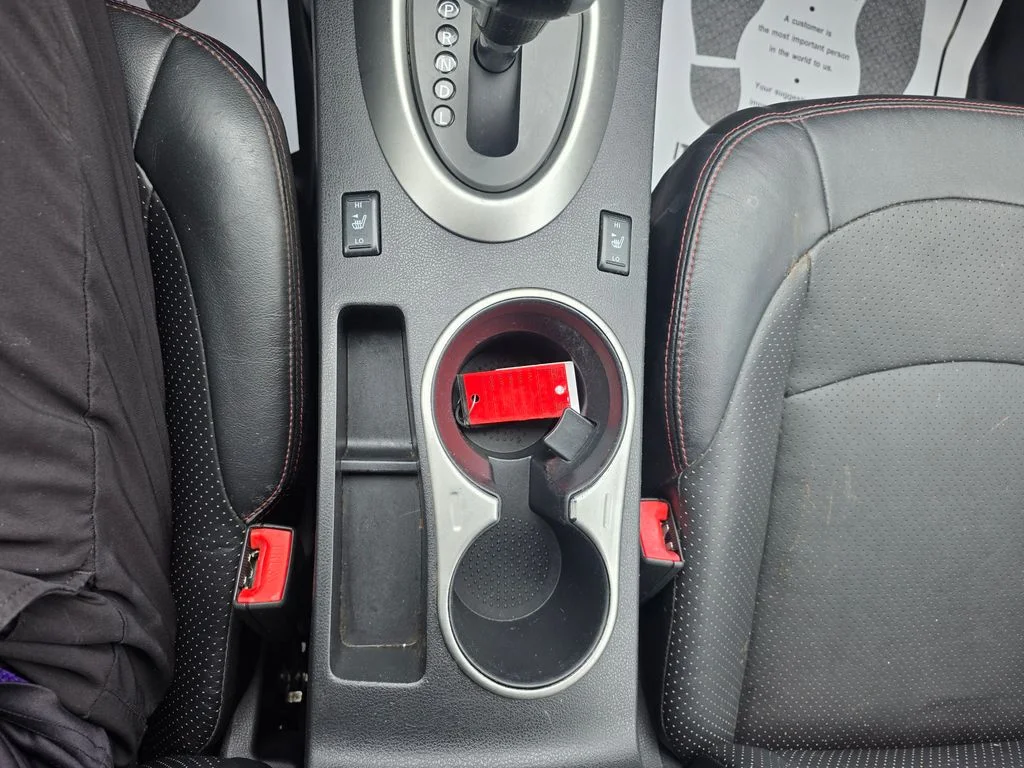 Used 2011 Platinum Graphite Nissan SV image 17