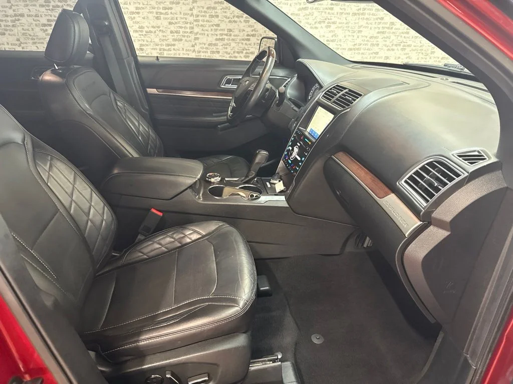 Used 2018 Red Ford Platinum image 11