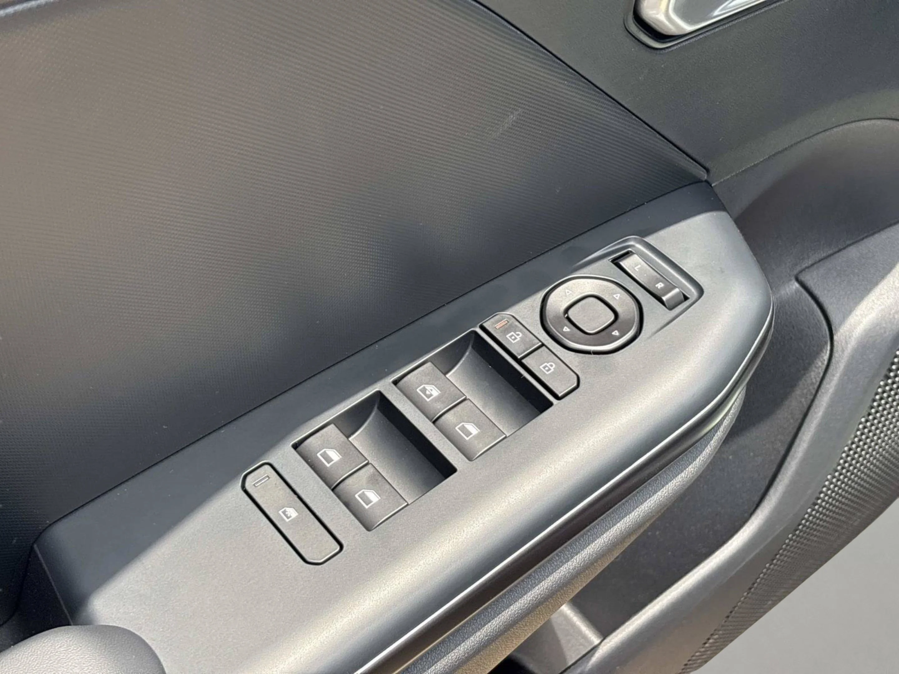 New 2026 Steel Gray Kia LXS image 19