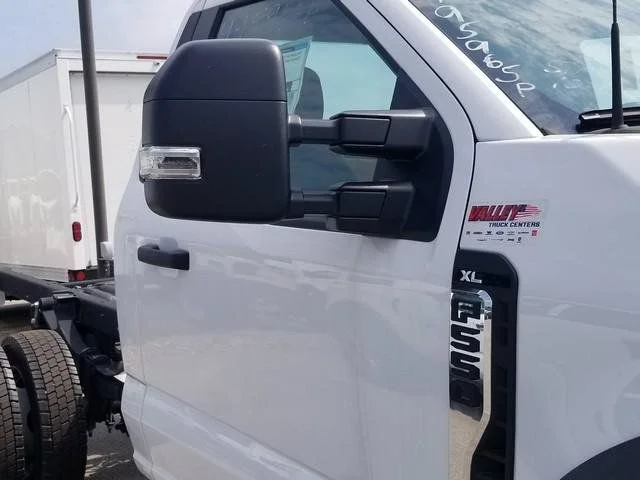 New 2026 Oxford White Ford F-550® XL image 27