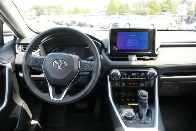 Used 2024 White Toyota XLE image 19