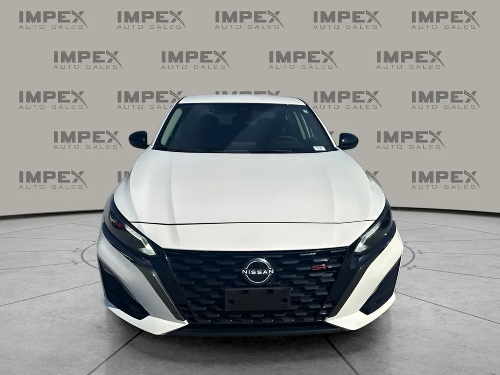 Used 2025 White Nissan 2.5 SR image 5