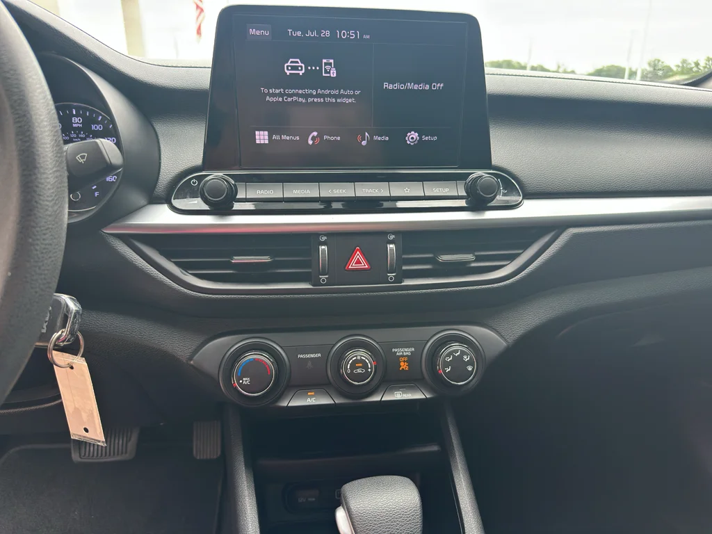 Used 2024 Aurora Black Kia LX image 3