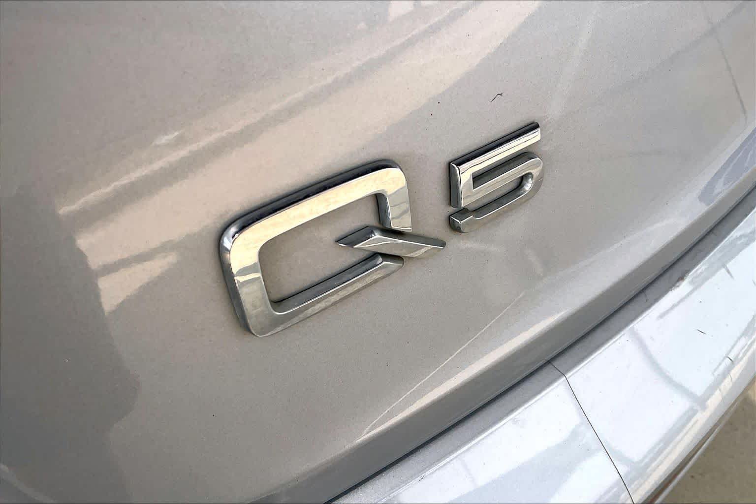 Used 2019 Florett Silver Metallic Audi Premium Plus image 31
