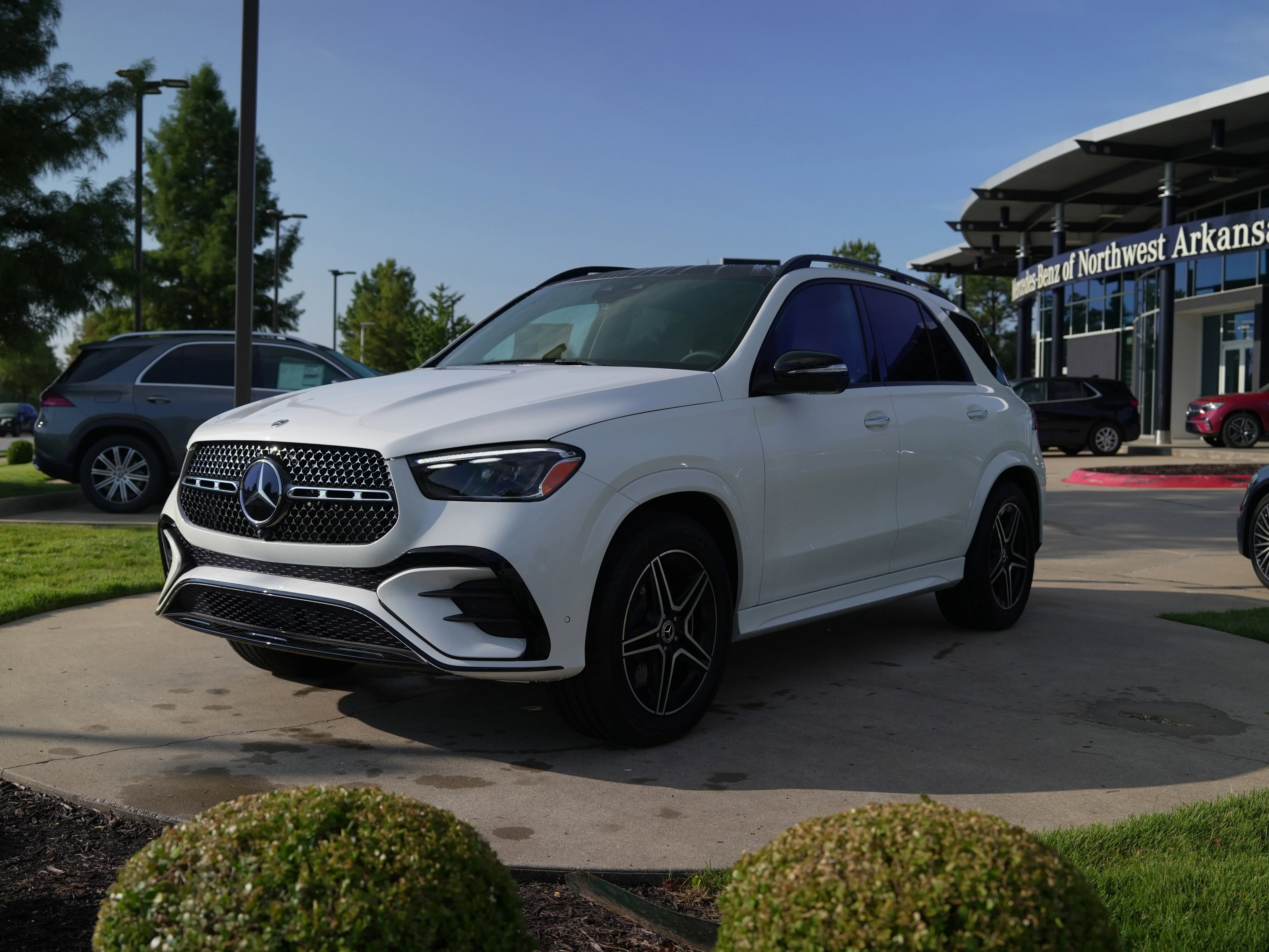 Used 2026 Moonlight White Mercedes-Benz GLE 350 image 3